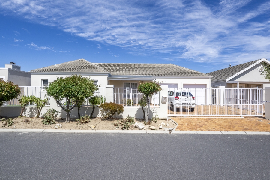 3 Bedroom Property for Sale in Sunningdale Western Cape